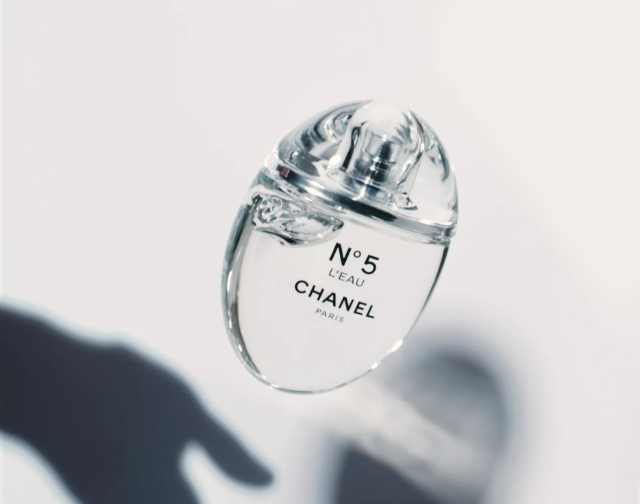 Discover the Timeless Elegance of Chanel No. 5 L’Eau: A Modern Classic