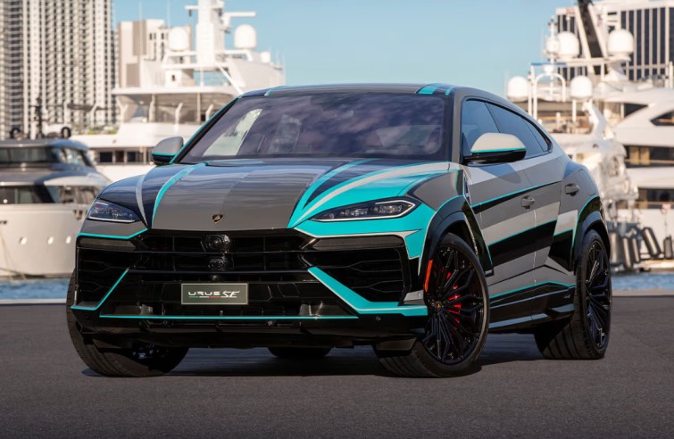 Lamborghini Unveils Exclusive Urus SE at Miami Art Week