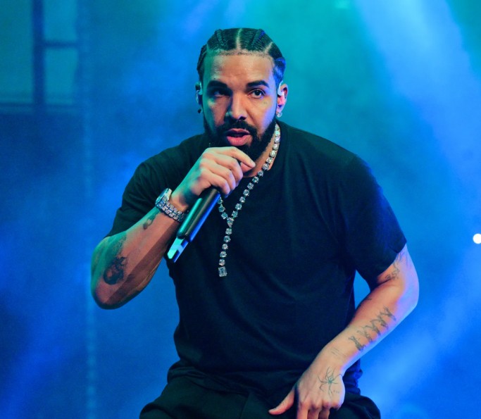 Drake Makes History: First Artist to Surpass 110 Billion Streams on Spotify